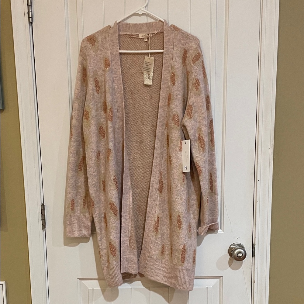 Mystree Women's blush w/rose gold metallic threading Cardigan Sweater NWT medium - Picture 2 of 8